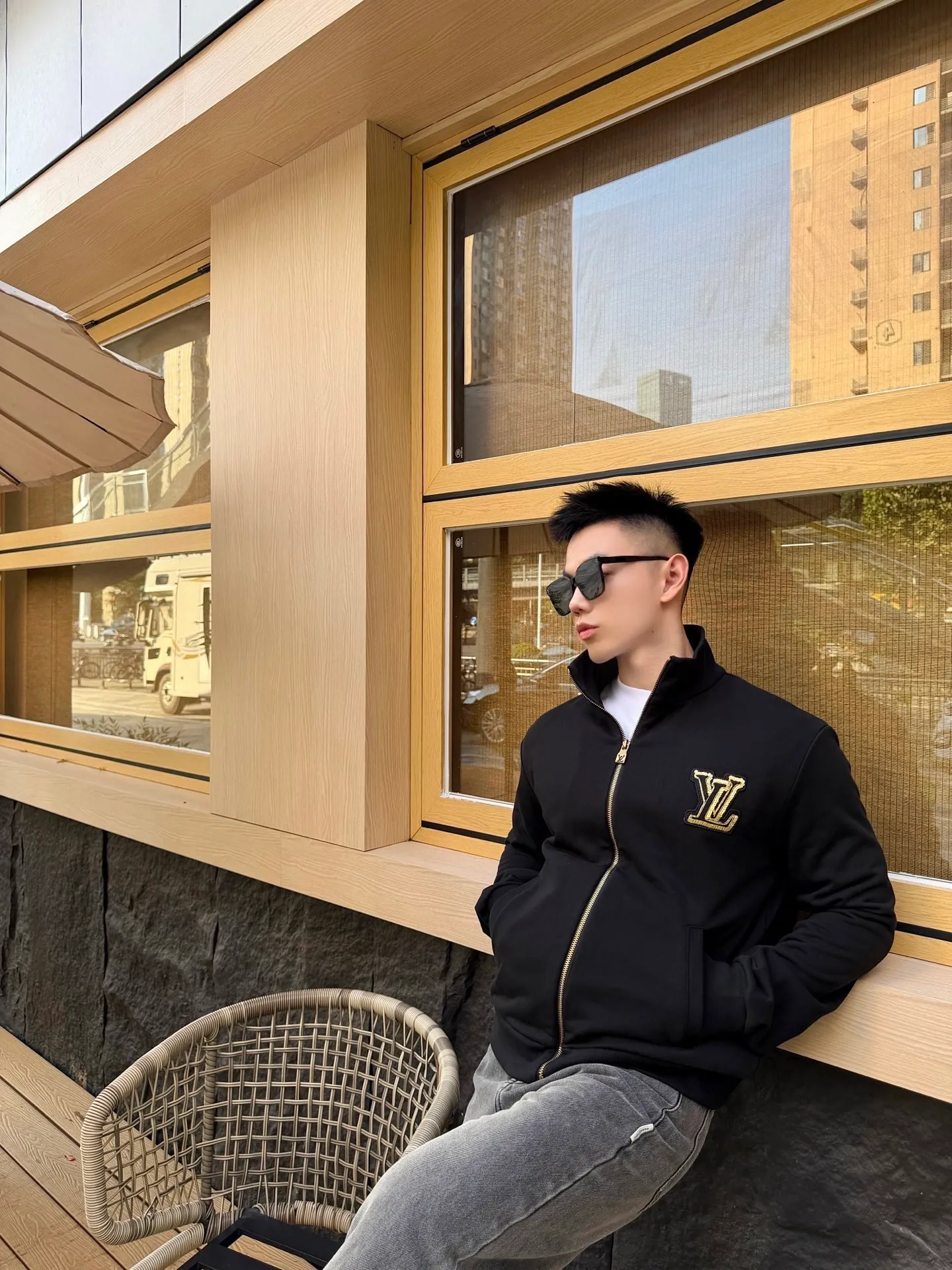 Louis Vuitton/Louis Vuitton Gold sequin logo embroidered jacket jacket